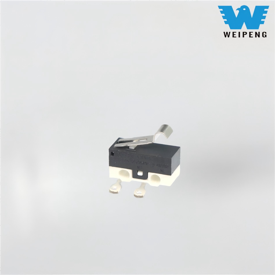 Microcomutator de resetare ultracompact cu trei pini de 125 V 3 A