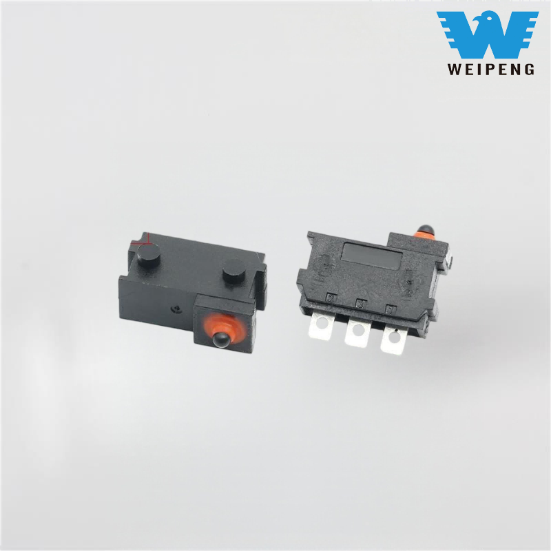 Încuietoare ușii și microcomutatorului capotei mașinii