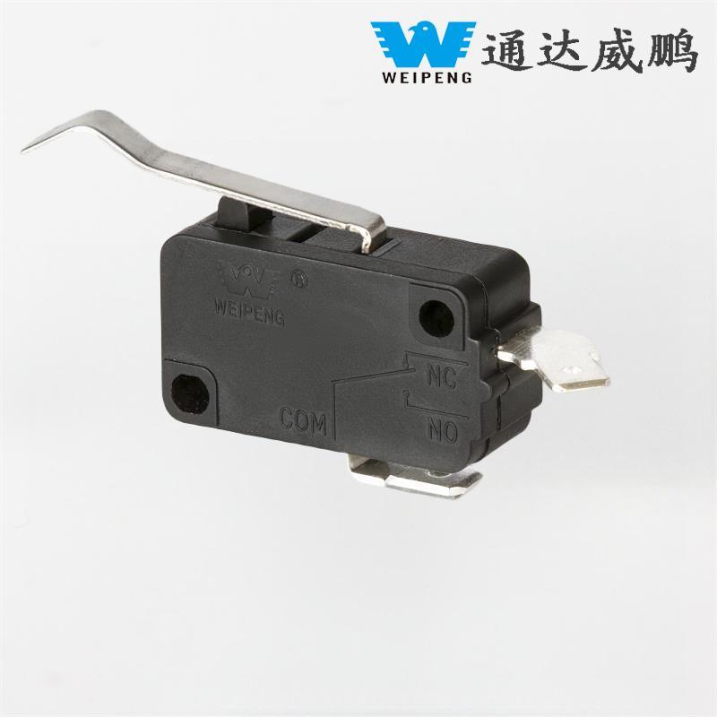 Microcomutator cu auto-resetare de curent ridicat pentru aparate electrocasnice