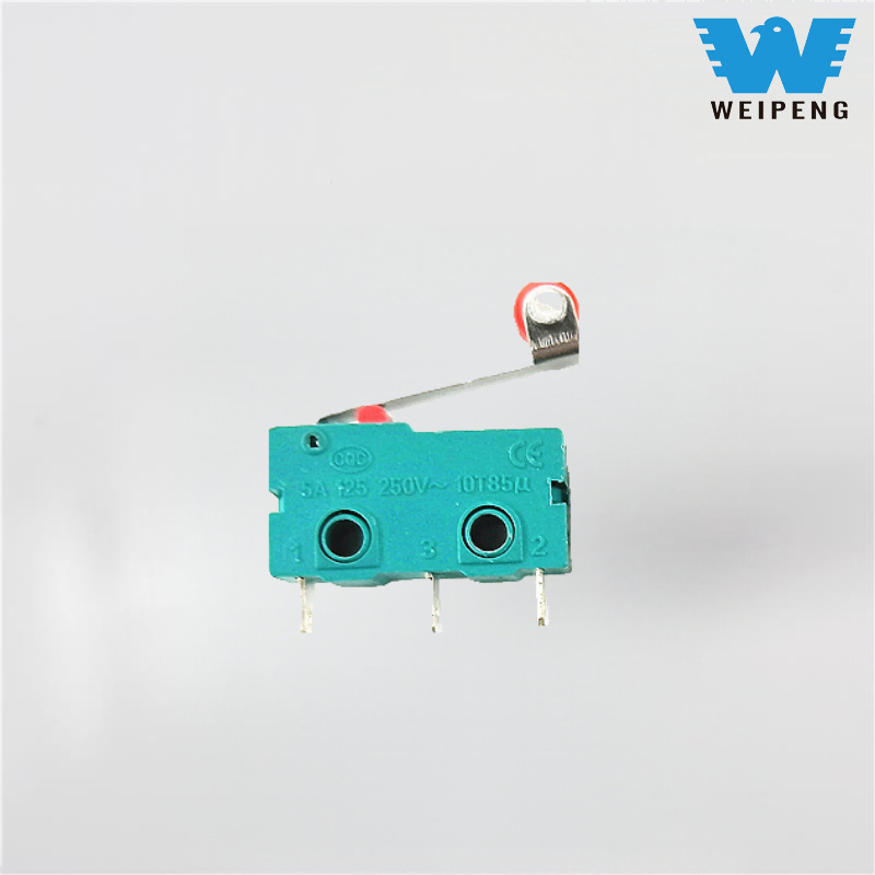 Microcomutator cu role cu pârghie cu trei picioare